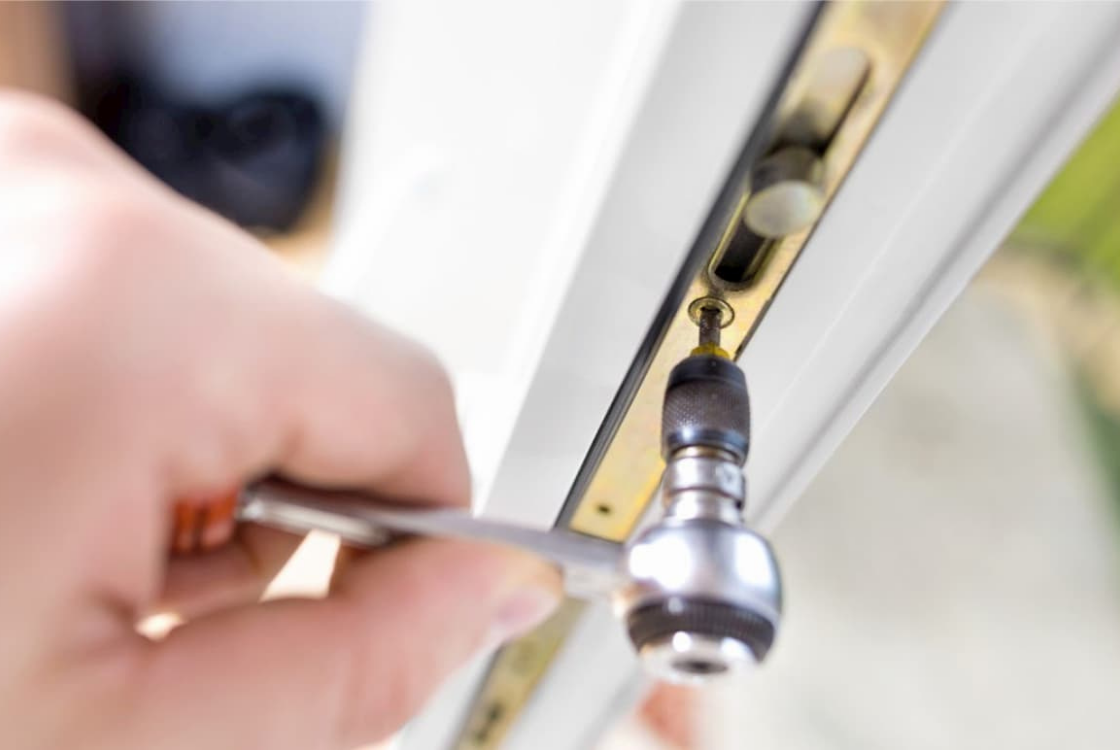 Регулировка балконной двери фото 1