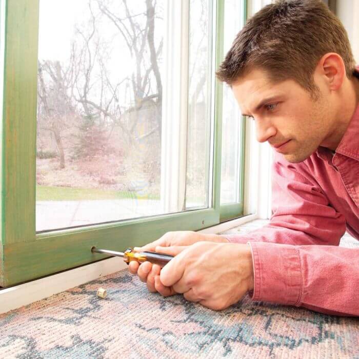 Ремонт пластиковых окон REHAU фото
