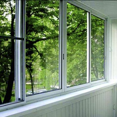 Остекленение балконов пластиковыми окнами REHAU фото