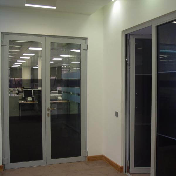 Межофисные двери REHAU фото