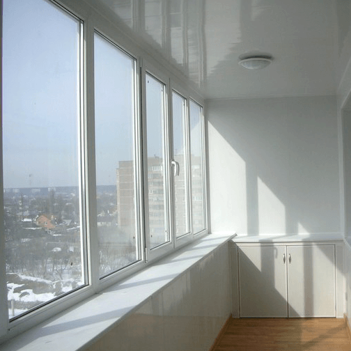 Отделка балконов REHAU фото