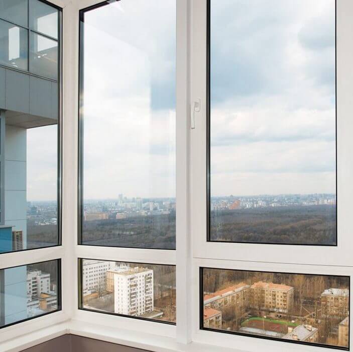 Панорамное остекленение балконов REHAU фото